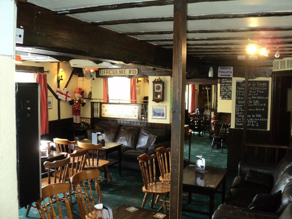Ostler Inn Uffculme Exterior foto
